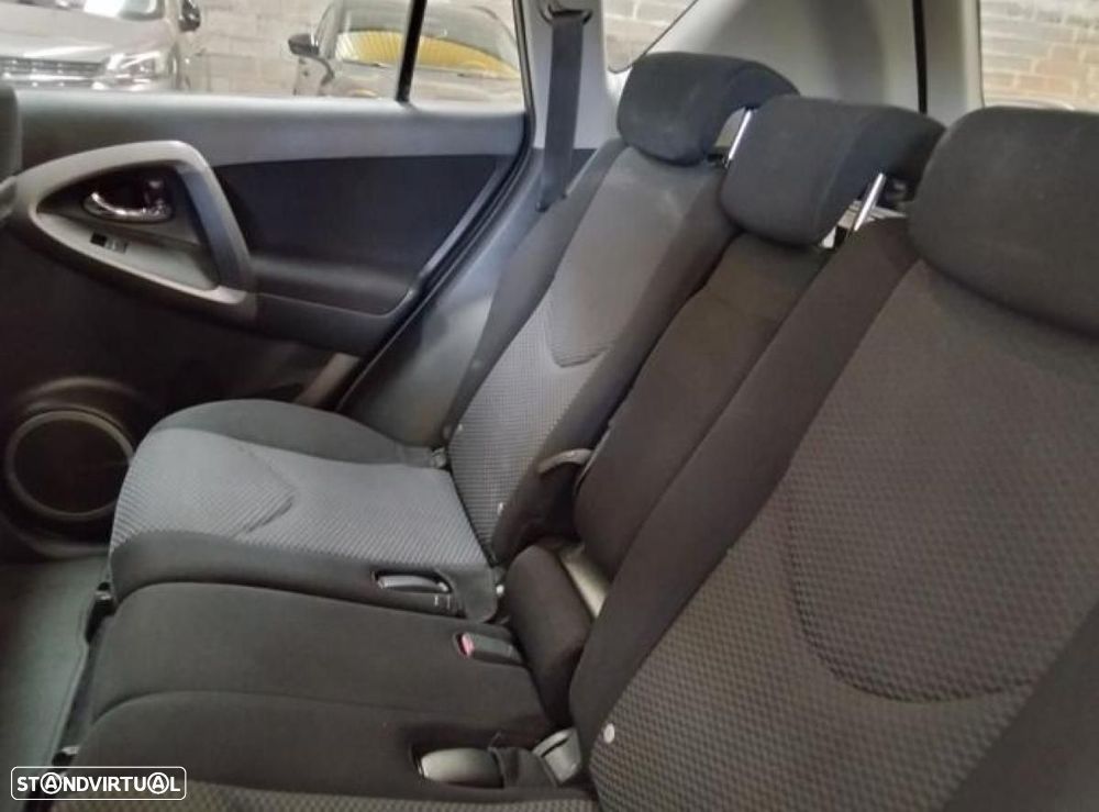 Toyota RAV4 2.2 D-4D - 3