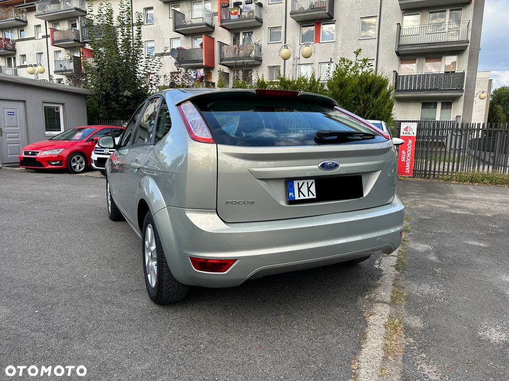 Ford Focus 1.6 Ghia - 9