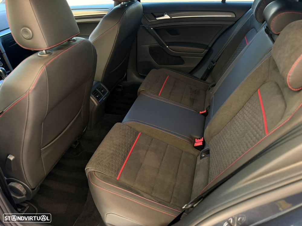 VW Golf 2.0 TSI GTI DSG Performance - 48