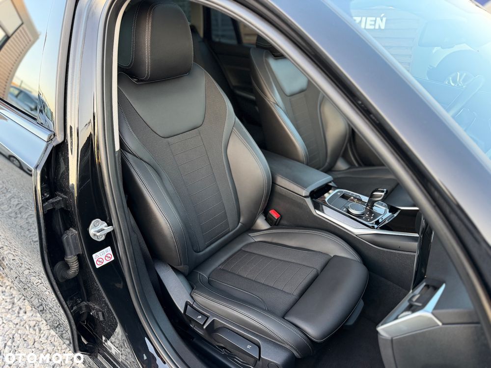 BMW Seria 3 320d M Sport - 14