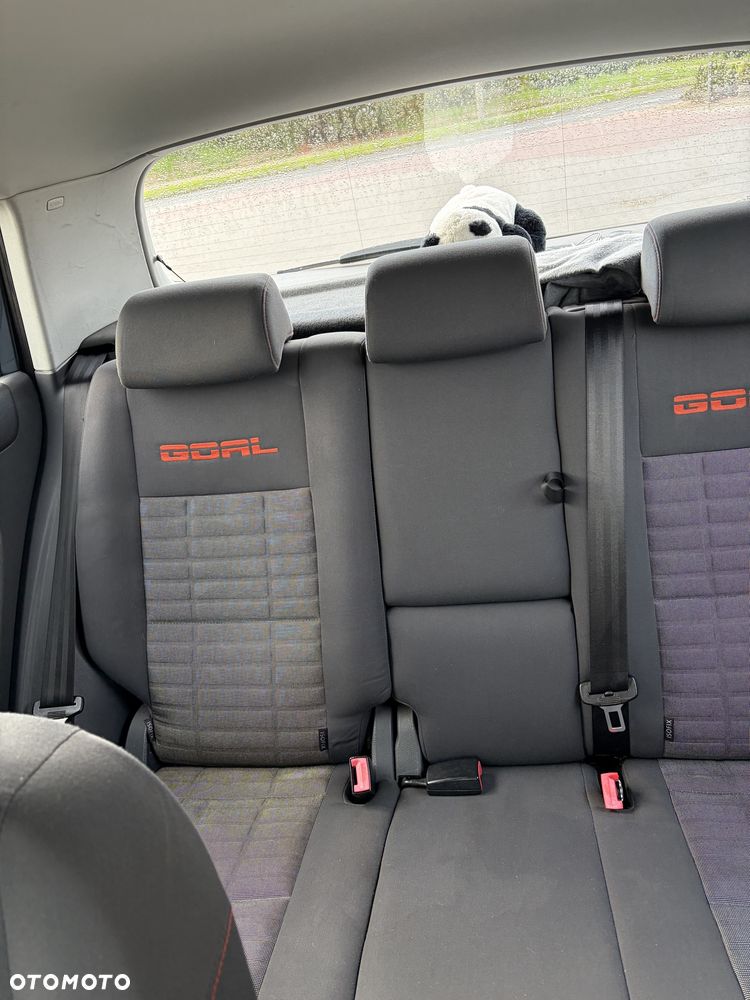 Volkswagen Golf - 5