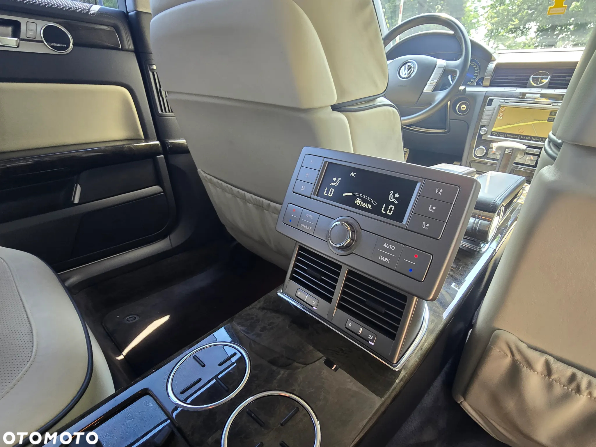 Volkswagen Phaeton 3.0 V6 TDI DPF 4MOTION Automatik (4 Sitzer) - 16
