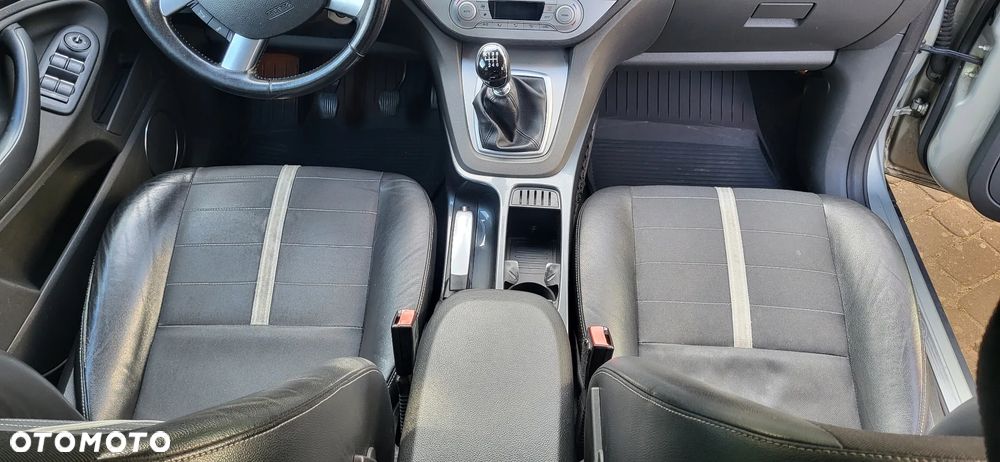 Ford Kuga 2.0 TDCi Titanium FWD - 7