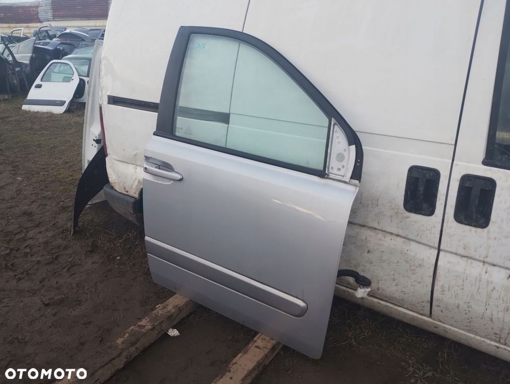 Kia Sedona Carnival Drzwi Przednie Prawe - 4