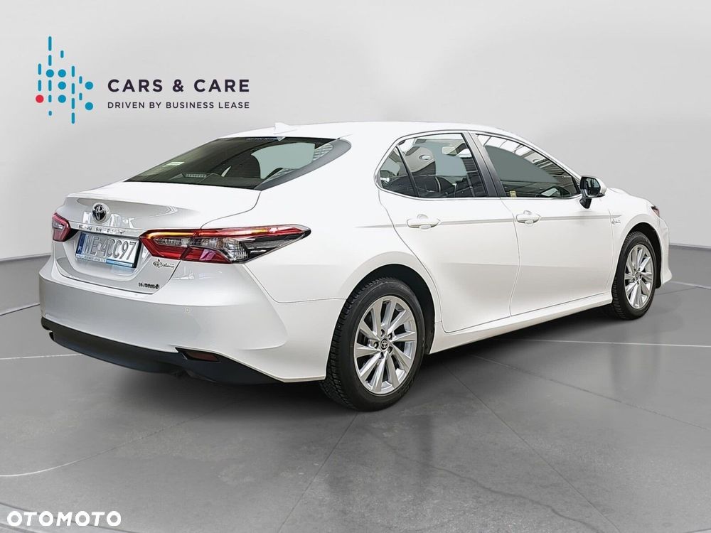 Toyota Camry 2.5 Hybrid Comfort CVT - 24