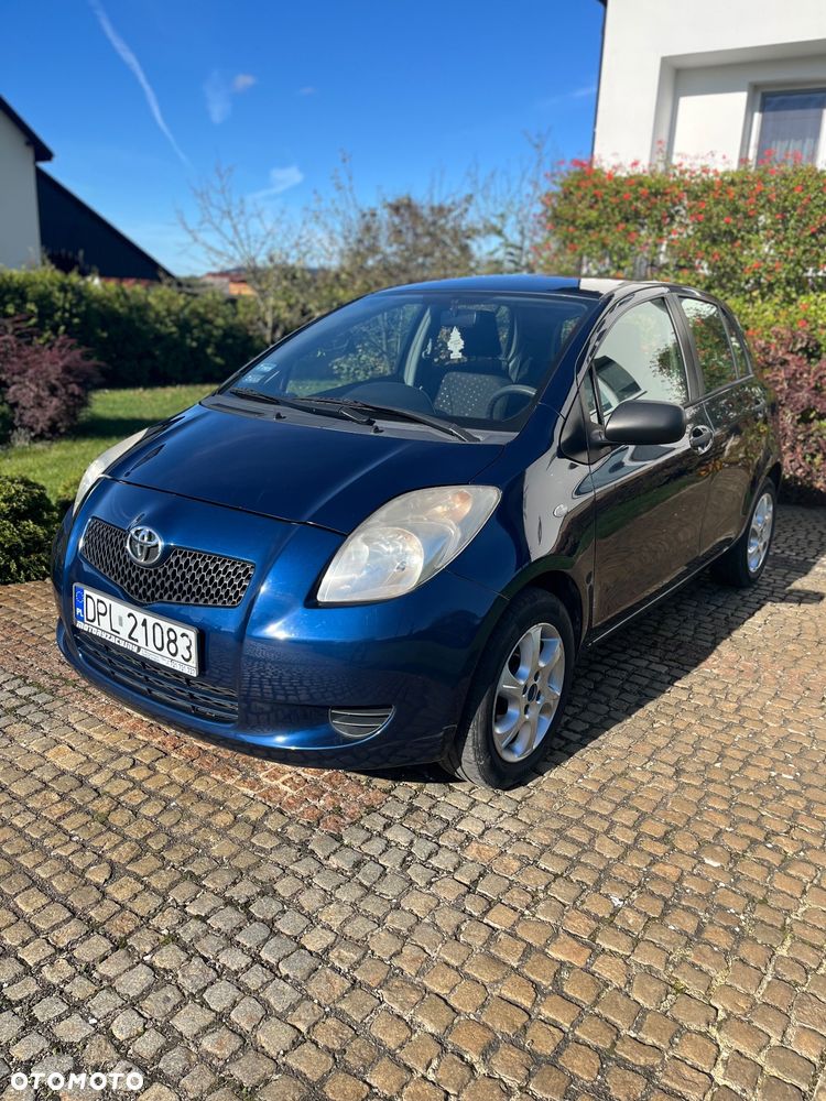 Toyota Yaris - 1