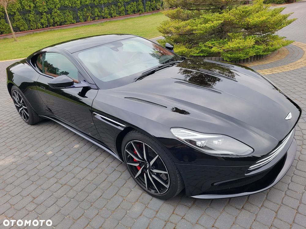 Aston Martin DB11 Launch Edition - 35