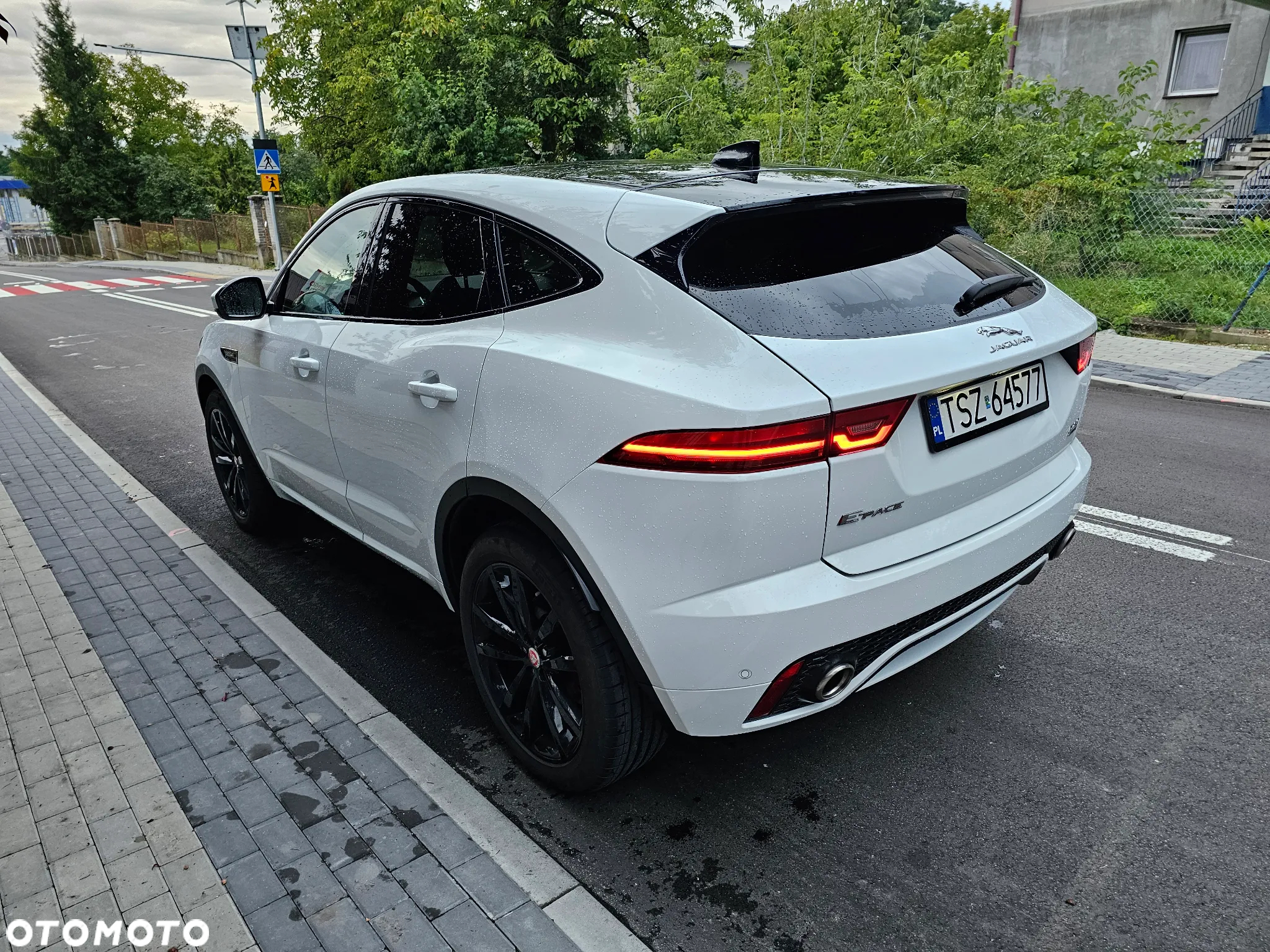 Jaguar E-Pace D180 AWD R-Dynamic - 9