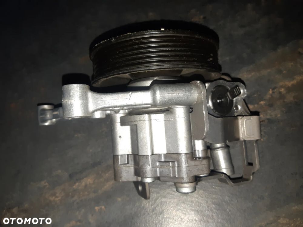 POMPA WSPOMAGANIA Mercedes G 63AMG A0074660701 - 3