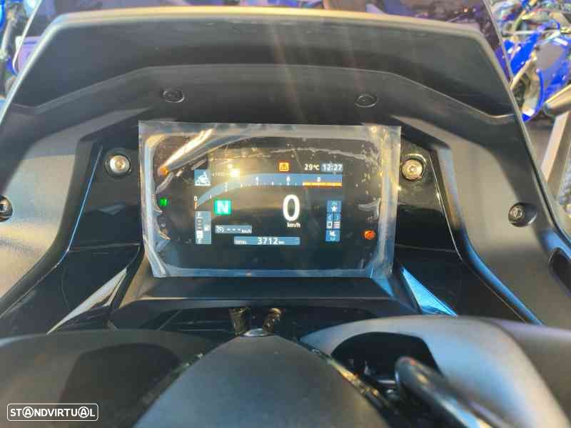 Honda Forza 750 - 11