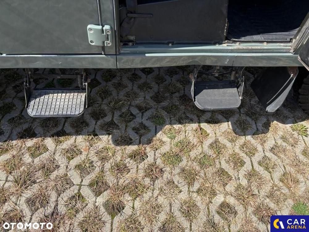 Land Rover Defender - 27