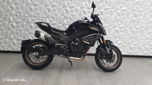 CF Moto 800NK