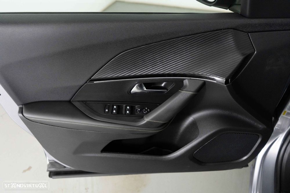 Peugeot 2008 1.2 PureTech GT EAT8 - 18