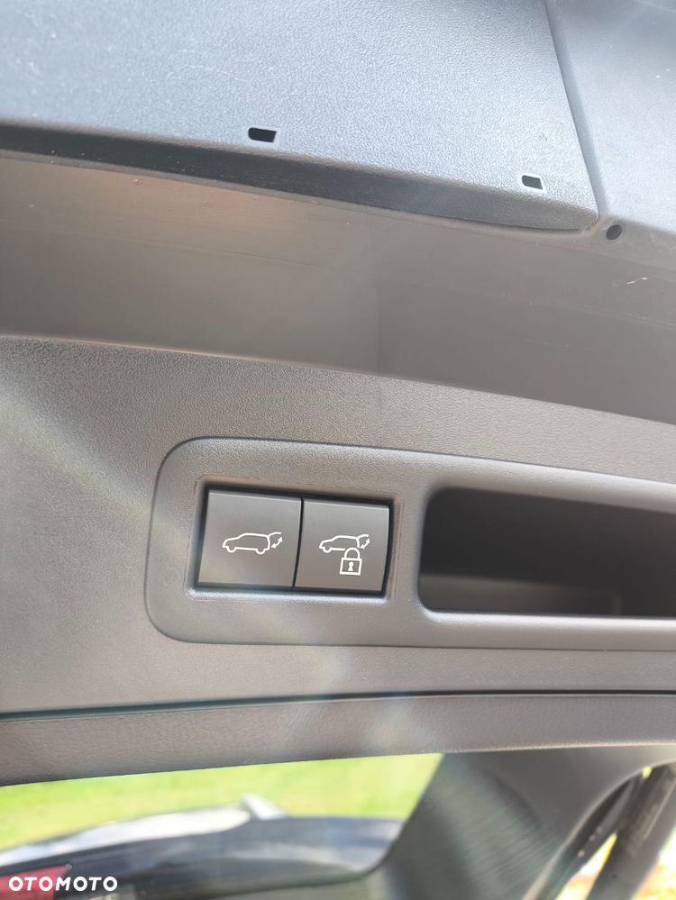 Lexus UX - 12