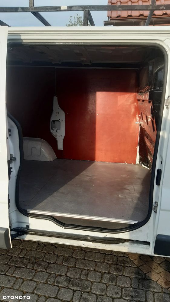 Renault TRAFIC - 9