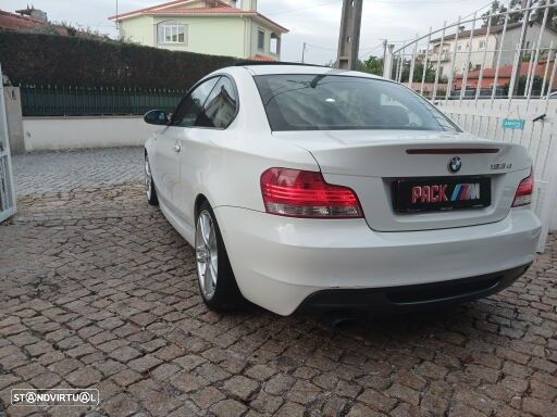 BMW 123 d Limited Edition Lifestyle c/ M Sport Pack - 4