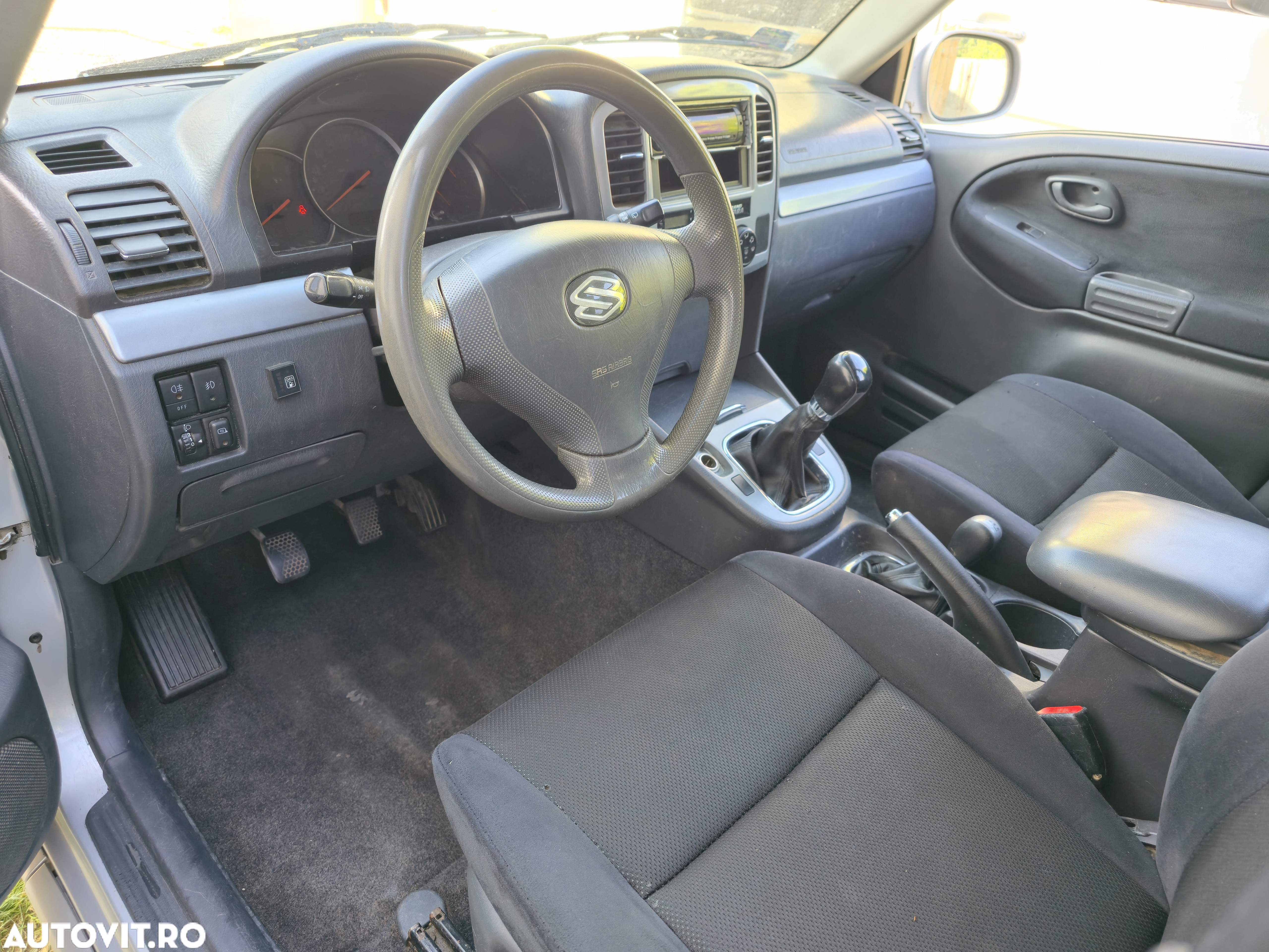 Suzuki Grand Vitara 2.0i - 7