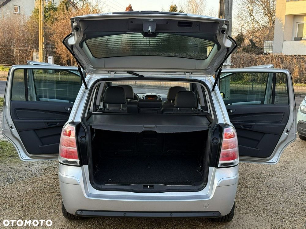 Opel Zafira - 26