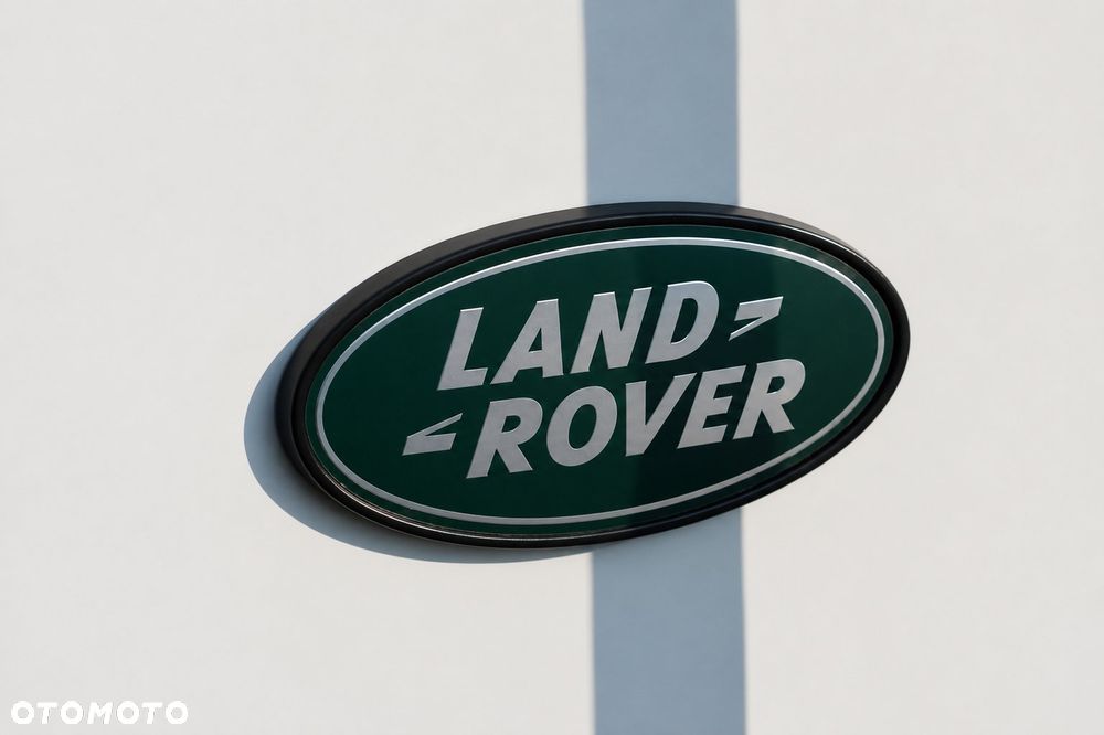 Land Rover Defender 2.4 TD4 SE - 12