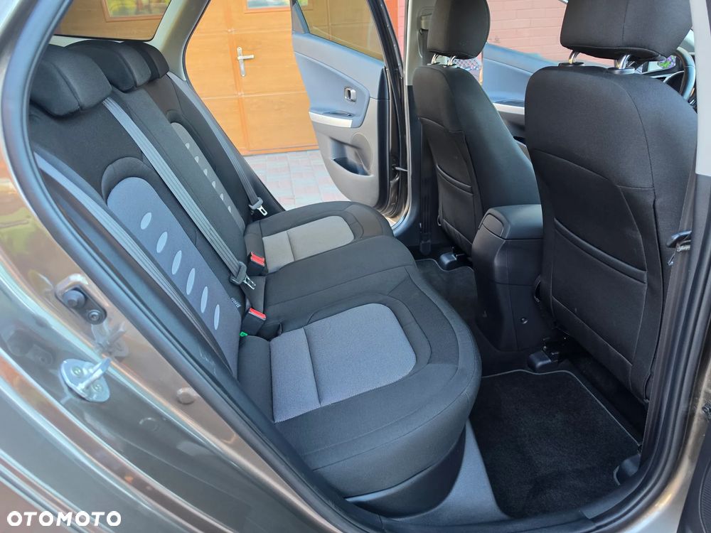 Kia Ceed 1.6 CRDi 128 ISG Spirit - 26