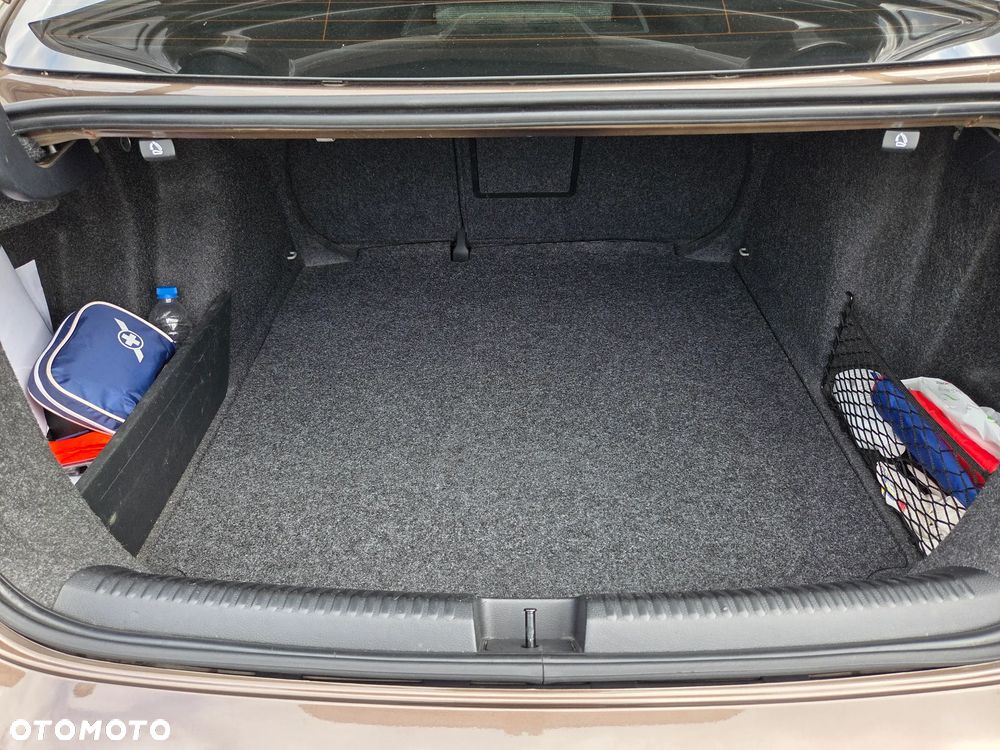 Volkswagen Jetta 1.2 TSI Comfortline - 24