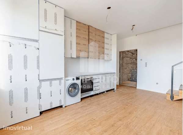 Apartamento T2+1 DUPLEX  (+1 COM 8M2 JANELA E ACESSO A VARANDA) ao Est - Grande imagem: 5/55