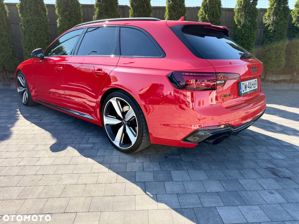 Audi RS4 Avant - 8