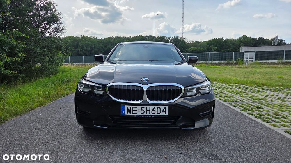 BMW Seria 3 330i - 5