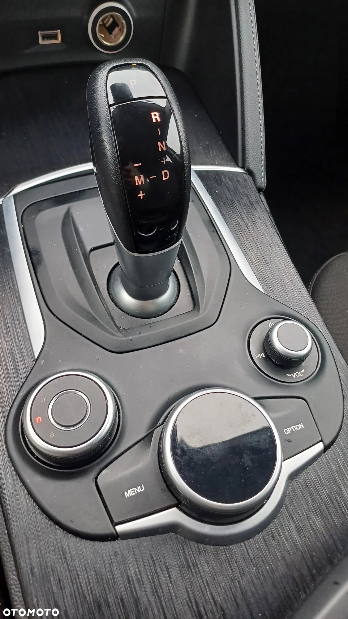 Alfa Romeo Stelvio - 22