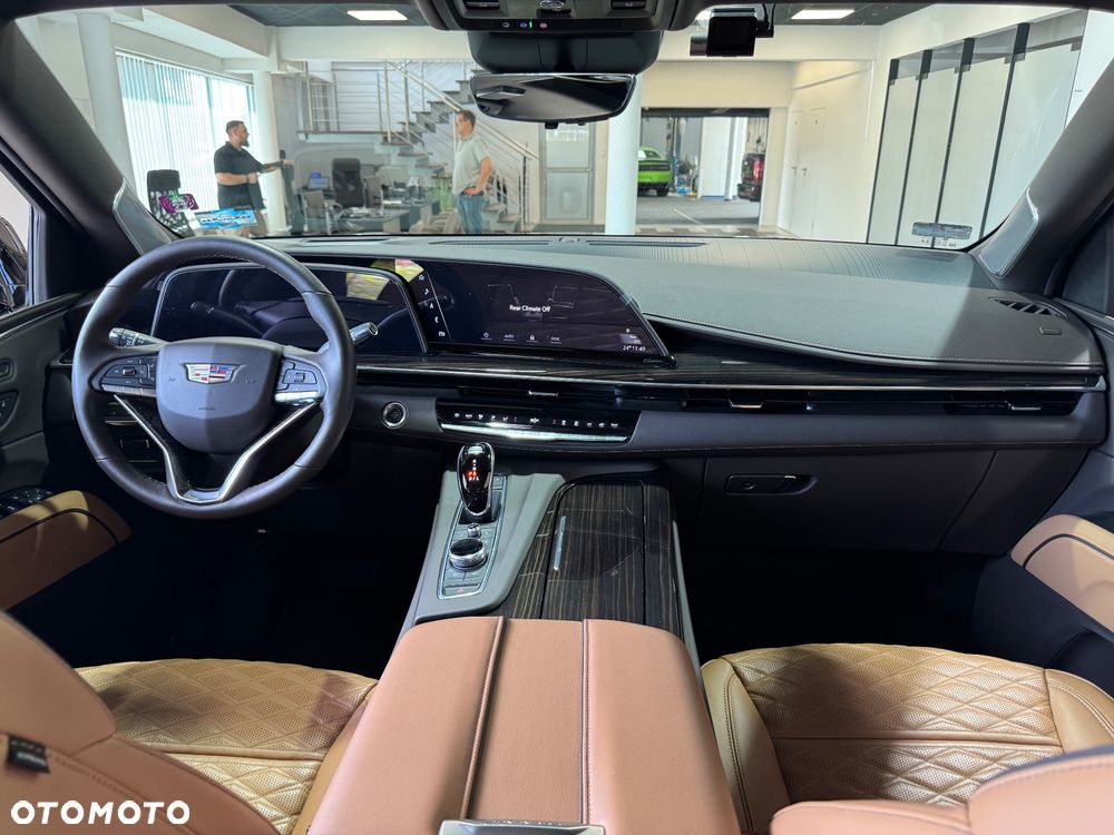 Cadillac Escalade - 38