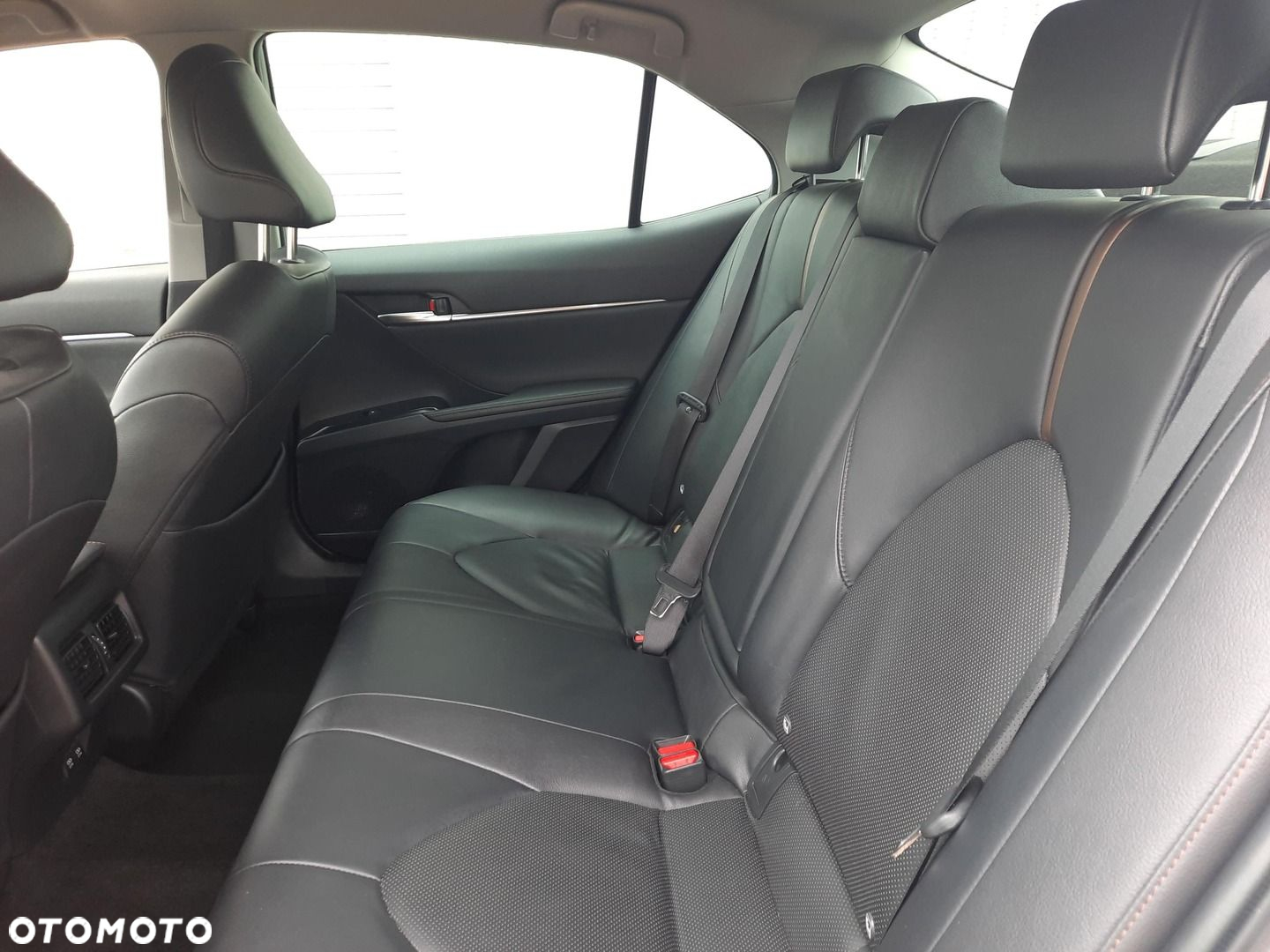 Toyota Camry - 11