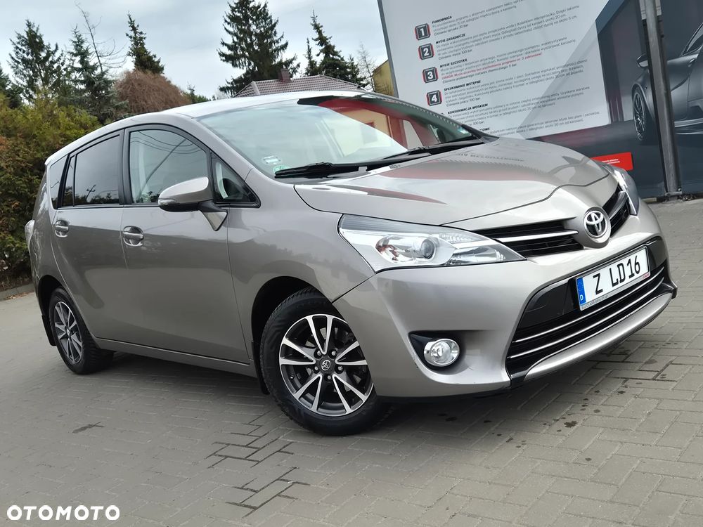 Toyota Verso 1.6 D-4D Prestige - 17