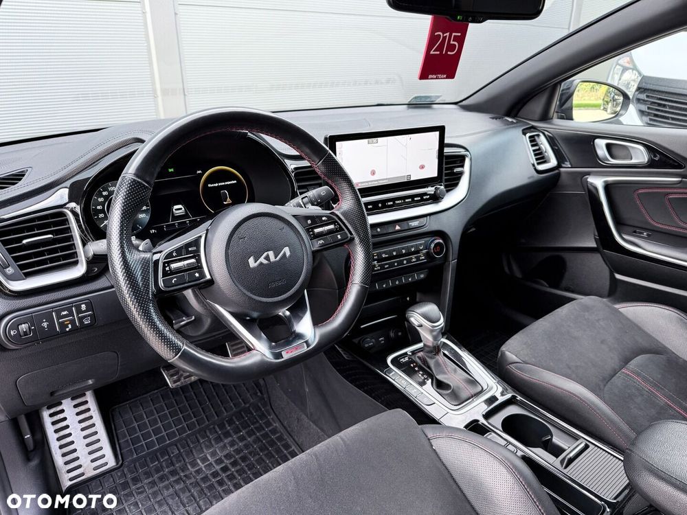 Kia ProCeed 1.6 T-GDI GT DCT - 28