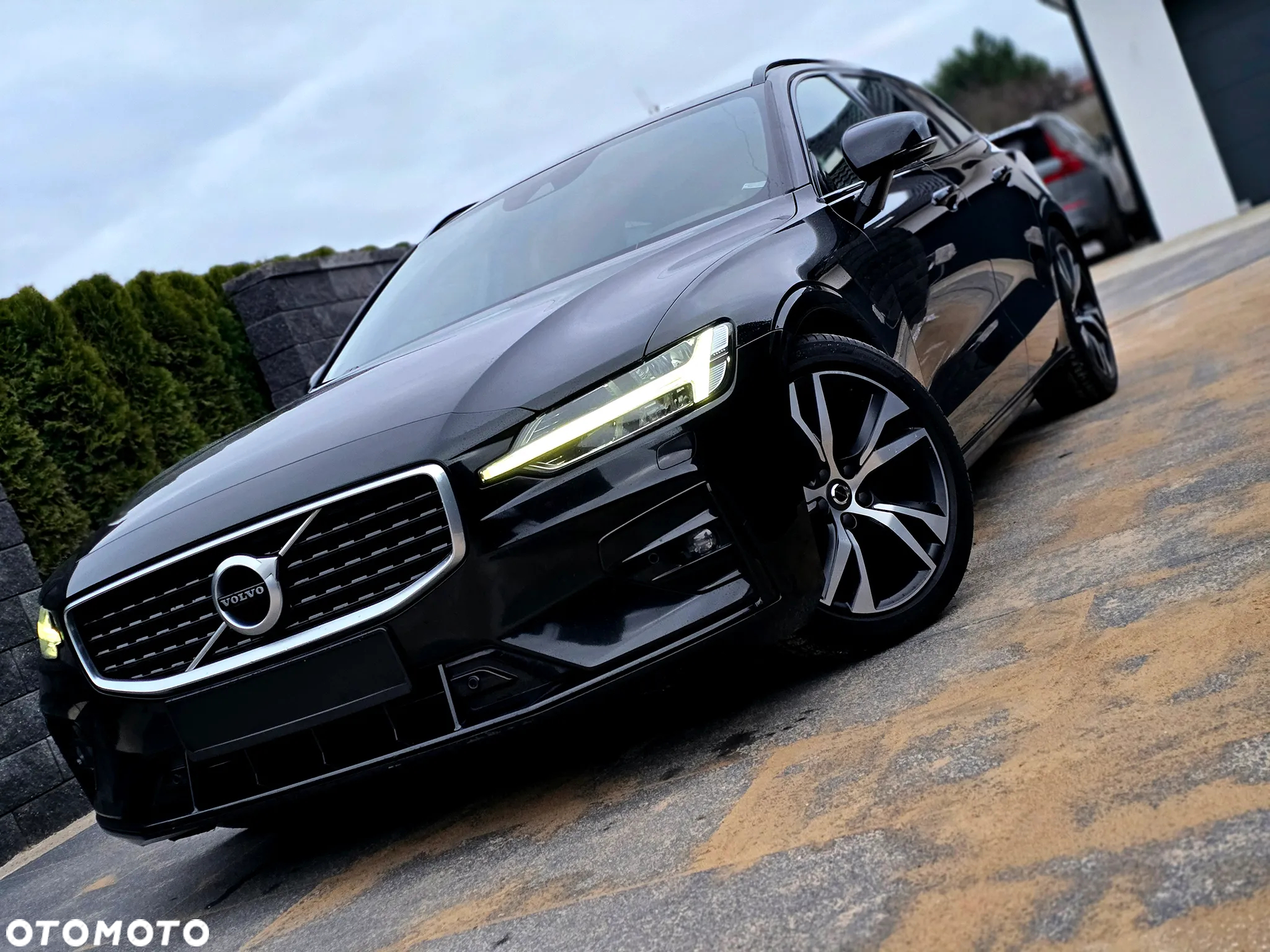 Volvo V60 D4 R-Design - 16