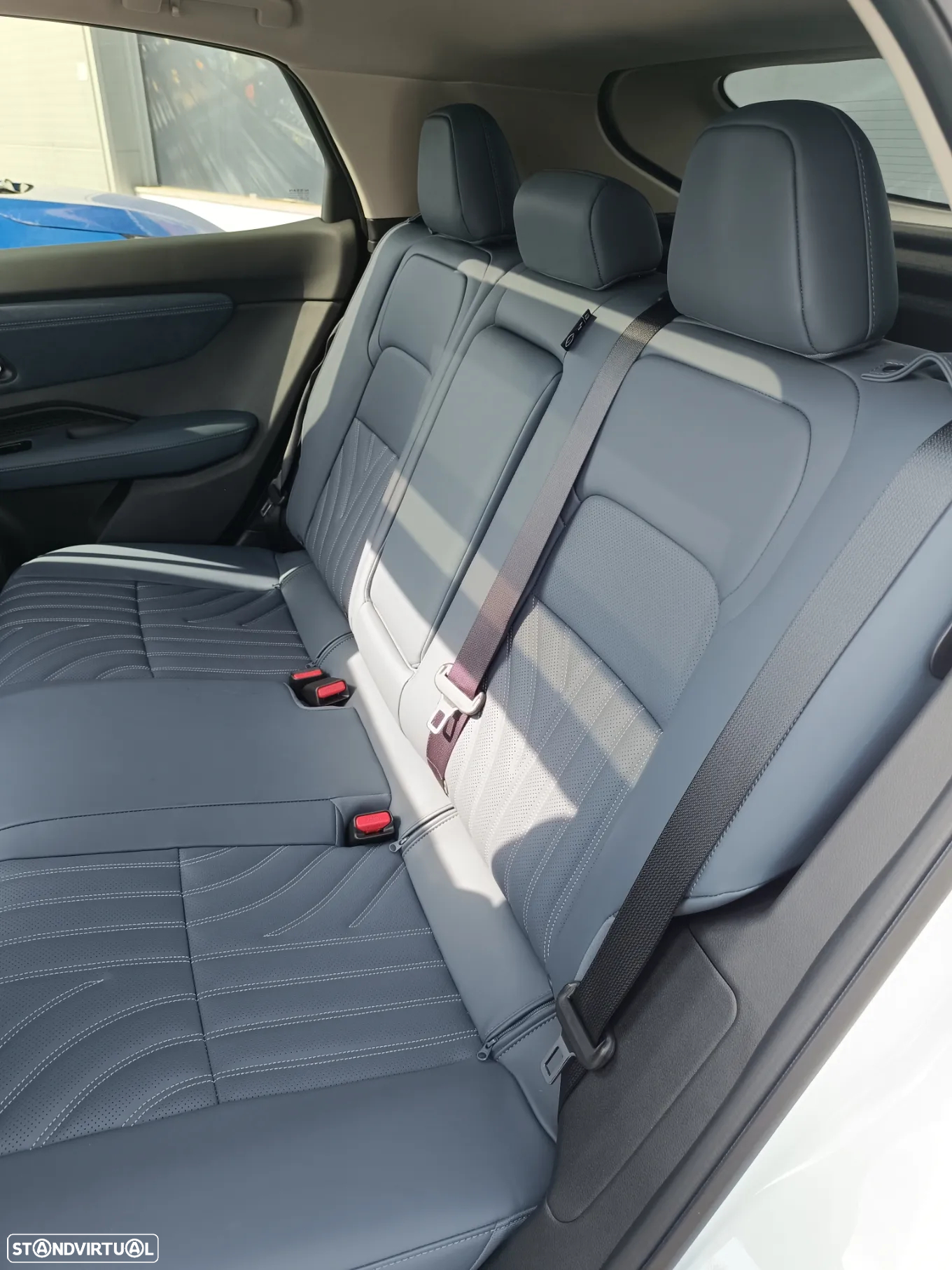 Nissan Ariya 63 kWh Evolve Carr. 22kW + Pack Sport - 11