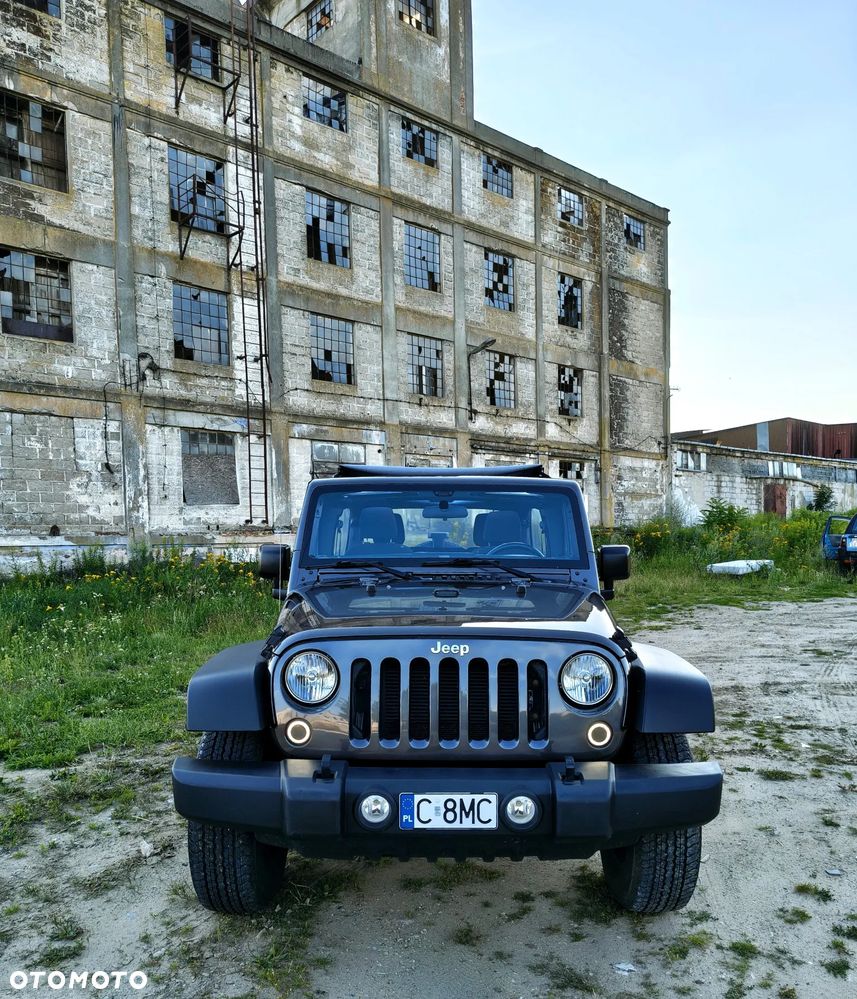 Jeep Wrangler - 5