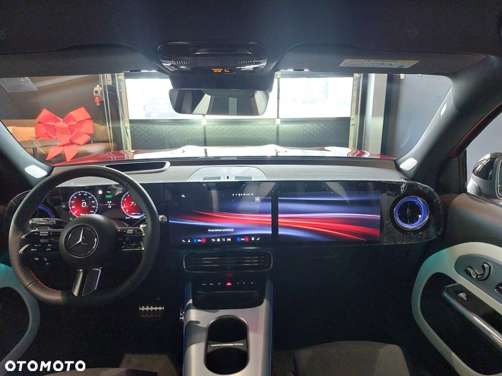 Mercedes-Benz GLB - 13