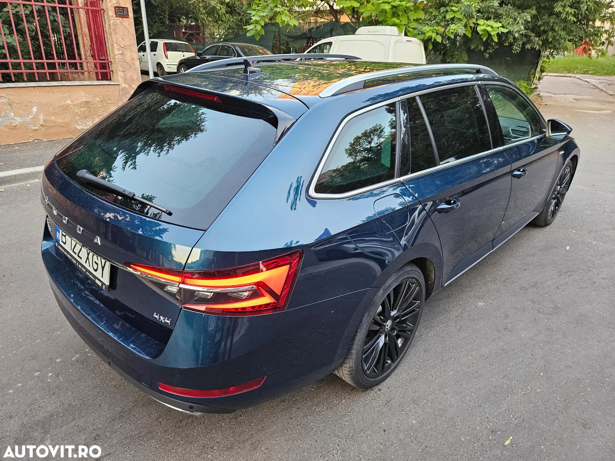 Skoda Superb 2.0 TSI 4X4 DSG Laurin & Klement - 10