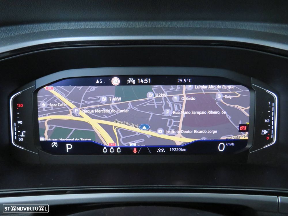 VW T-Roc 1.5 TSI Urban DSG - 19