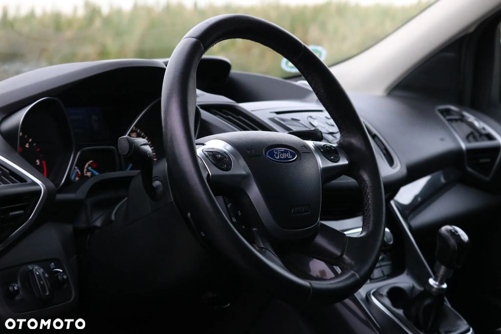 Ford Kuga - 8