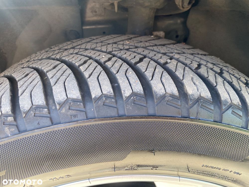 Ford Kuga 2.0 TDCi FWD Titanium - 10