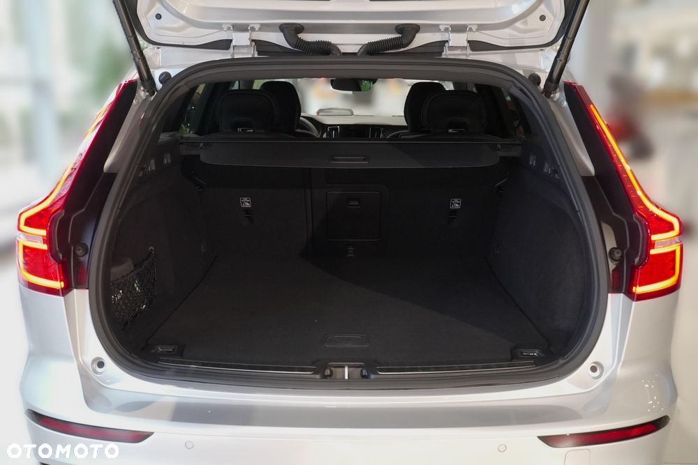 Volvo V60 B4 B Ultra Dark - 6