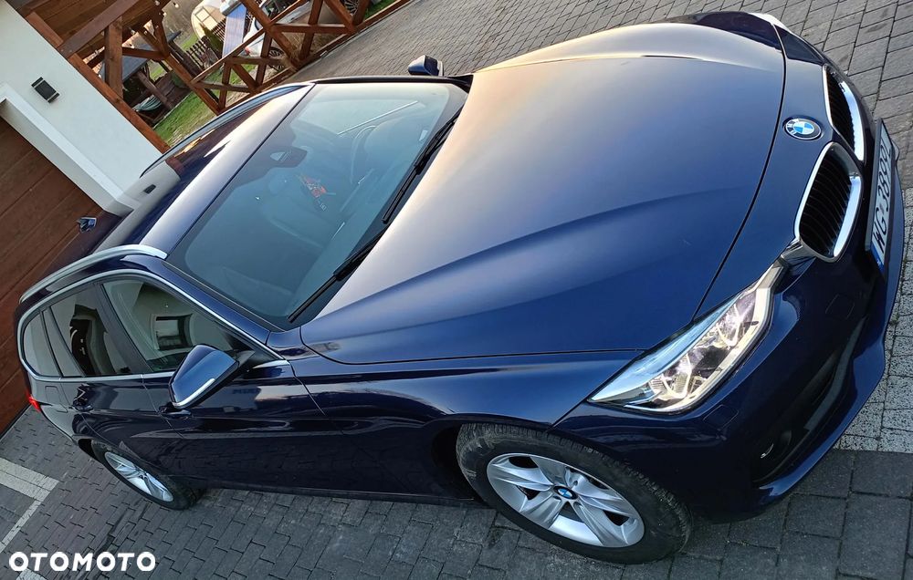 BMW Seria 3 320d Sport - 8