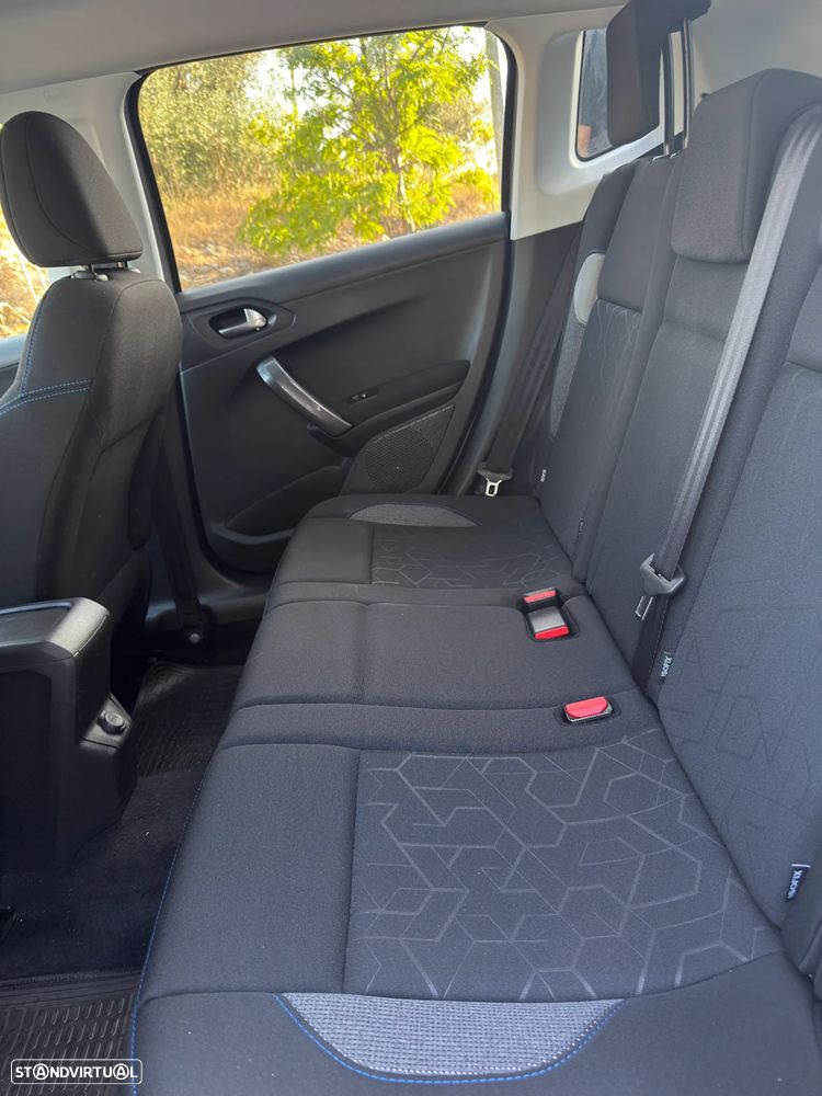 Peugeot 2008 - 4