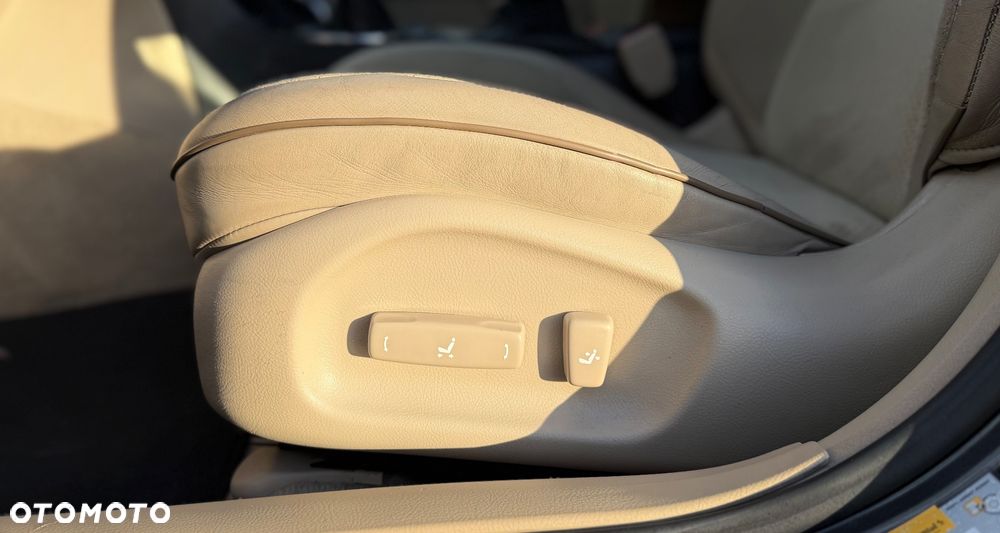 Lexus IS 200 Prestige - 32