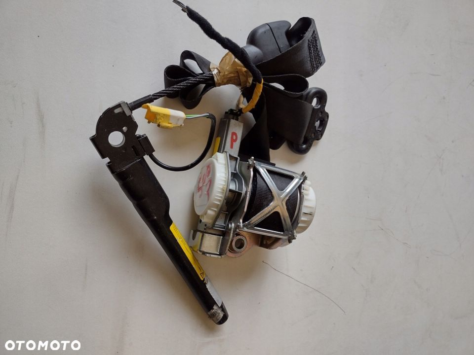 PAS BEZPIECZEŃSTWA Z DOPINACZEM FIAT 500 PRAWY