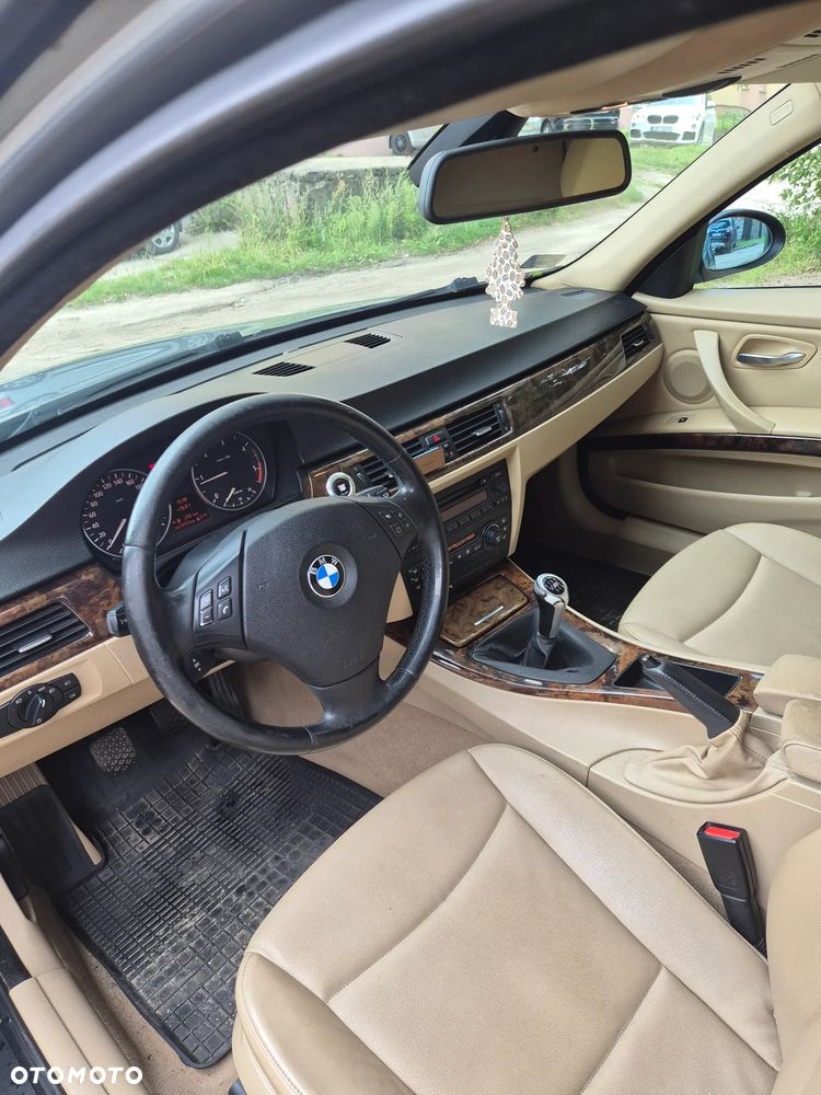 BMW Seria 3 320d - 4