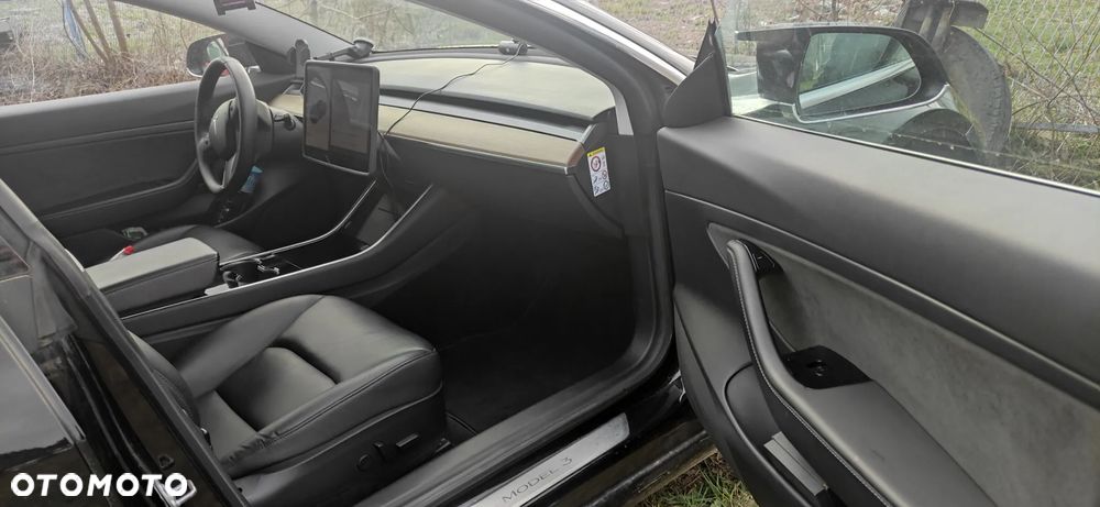 Tesla Model 3 Standard Range Plus - 16