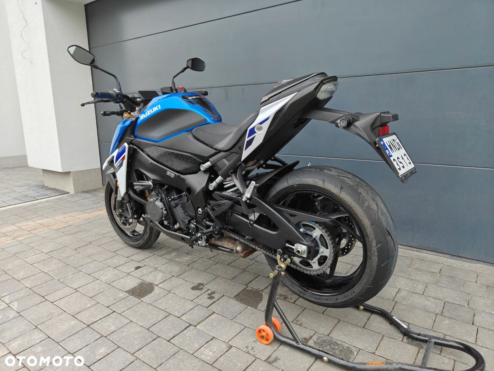 Suzuki GSX 1000 - 3