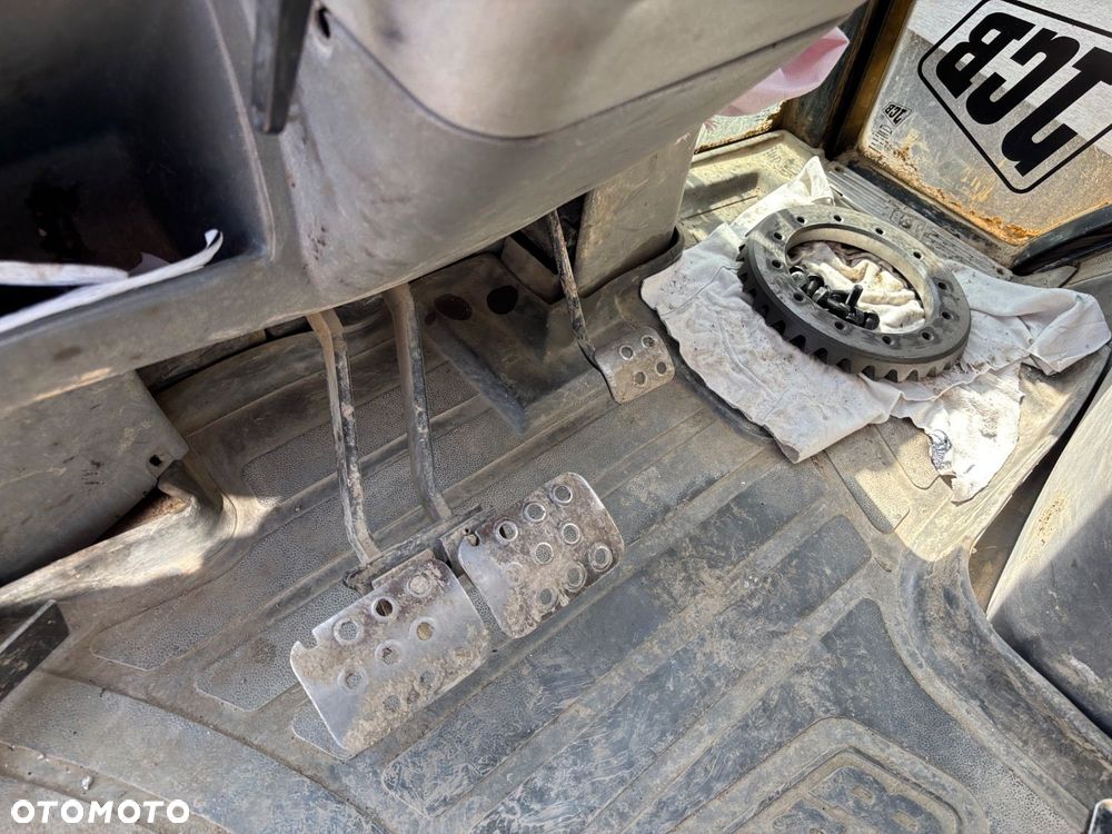 JCB 4Cx 4X4 - 14